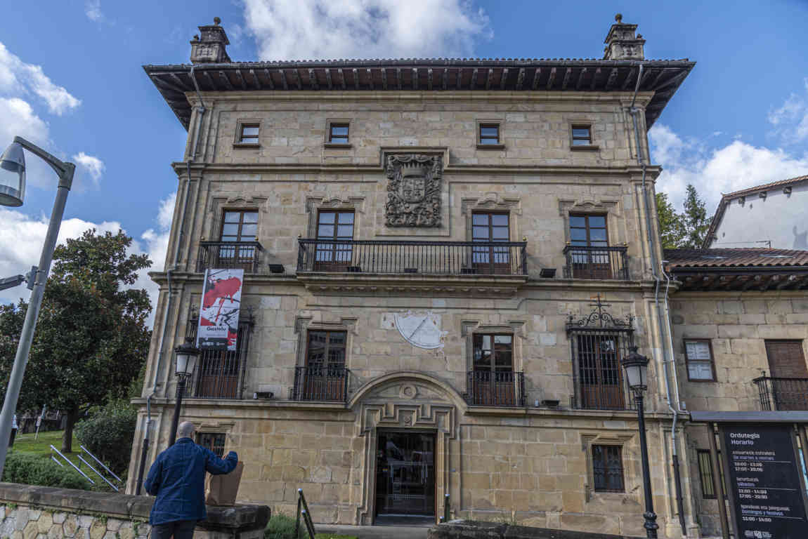 Vizcaya - Durango 19 - museo de Arte y Historia.jpg